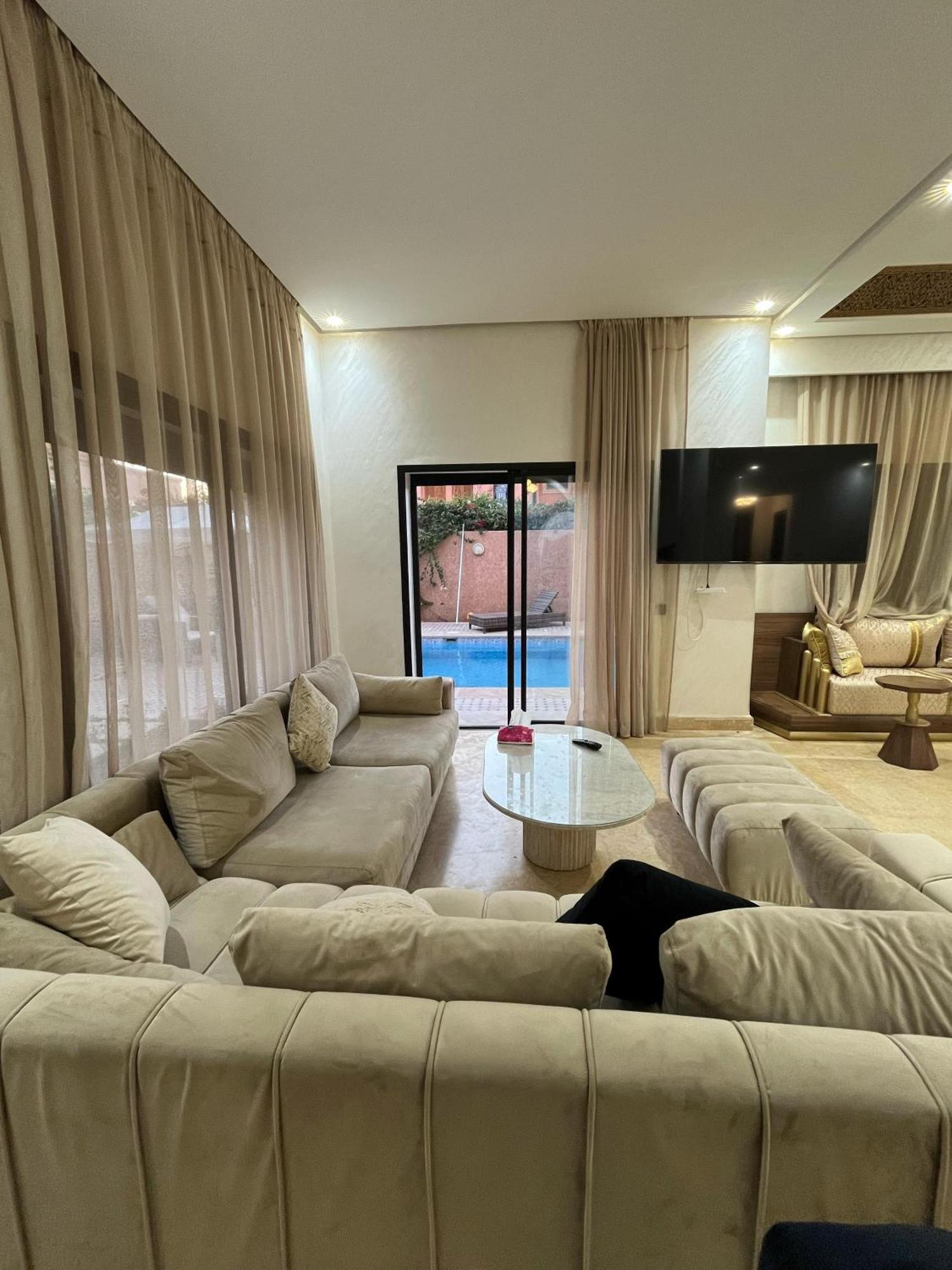Villa, Jardin & Piscine Alloggio in famiglia *